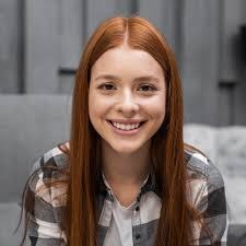 Luna R.